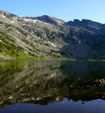 Summits and Ridges of Bugaria - Central Rila Lake