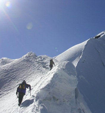 Bolivia - Pequeno Alpamayo summit ridge