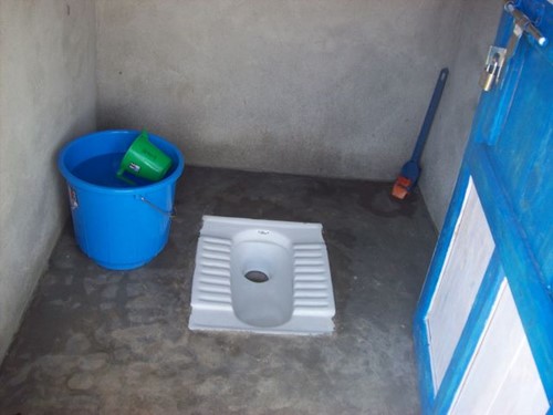 Trekking-toilet in Nepal.jpg