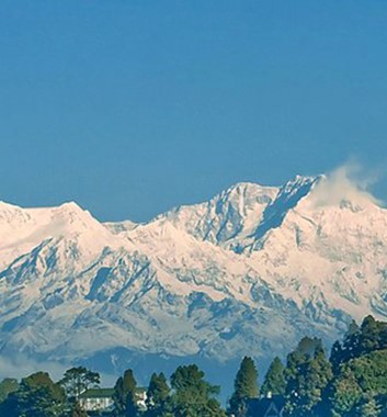 Kanchenjunga panorama