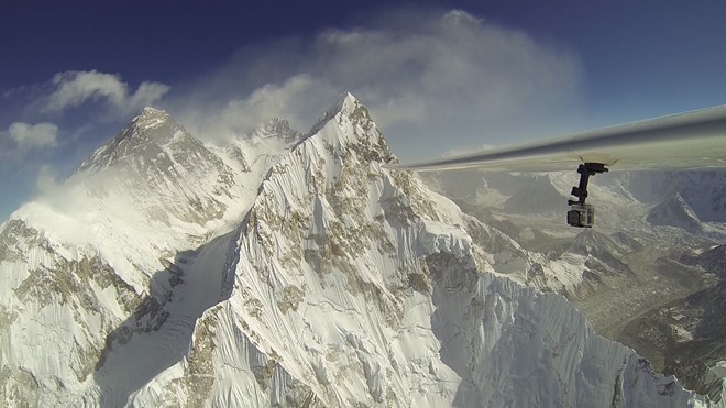 Flying past Everest.jpeg
