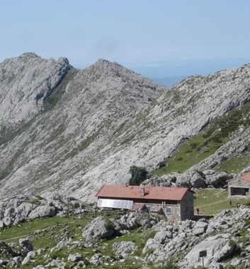 Refugio de Vegarredonda - Picos De Europa